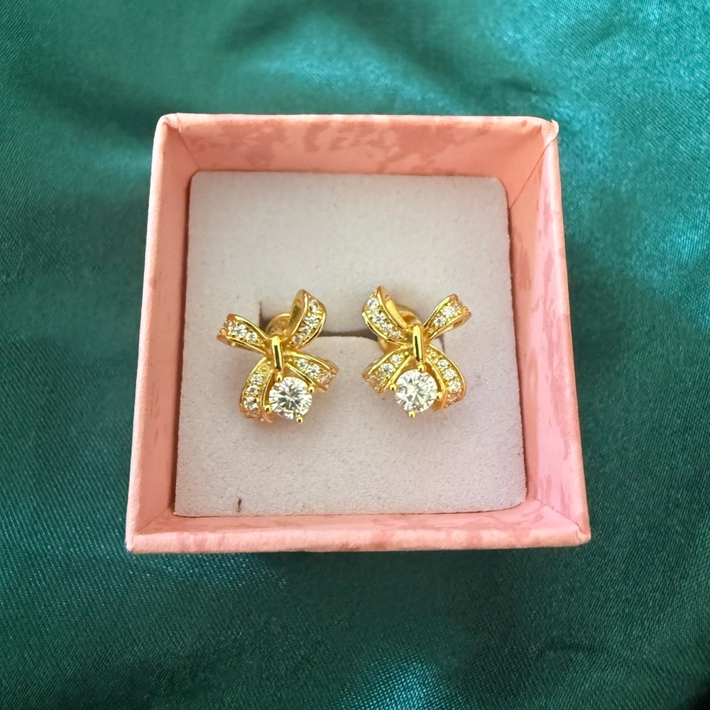 Brand New Gold S925 Silver Moissanite Bow Earrings